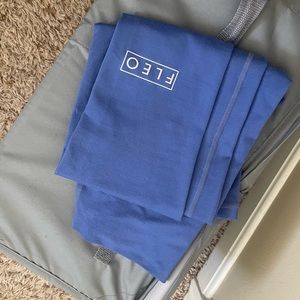 Fleo sea blue el Toro leggings  Bounce 25” Size  XS